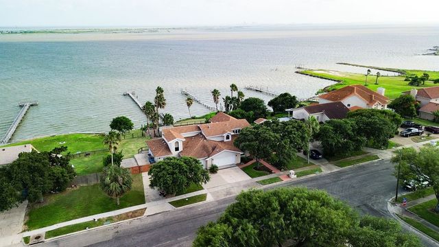912 Waterview, Portland, TX 78374