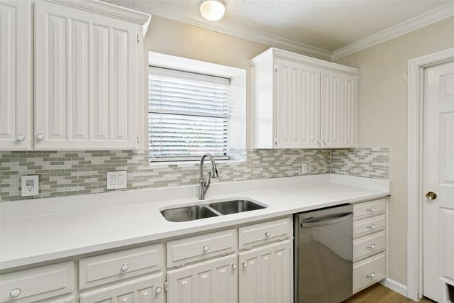7604 Blossom Drive, Fort Worth, TX 76133
