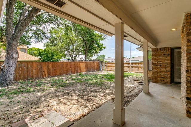 7604 Blossom Drive, Fort Worth, TX 76133