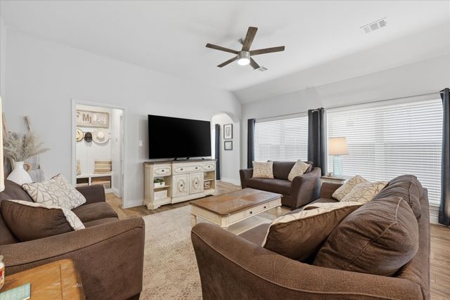 2122 Winsbury Way, Forney, TX 75126