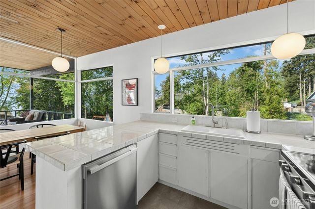 1814 Starling Street, Steilacoom, WA 98388
