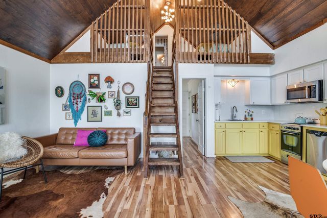 109 Barker Creek, Scroggins, TX 75480