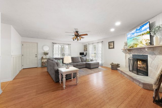 1201 Gallion Rd, Cumberland Furnace, TN 37051