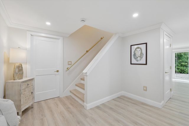 4 Newfane Road, Bedford, NH 03110