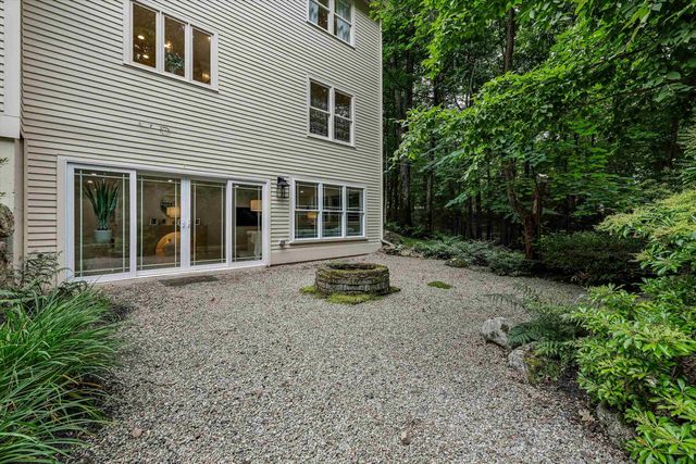 4 Newfane Road, Bedford, NH 03110