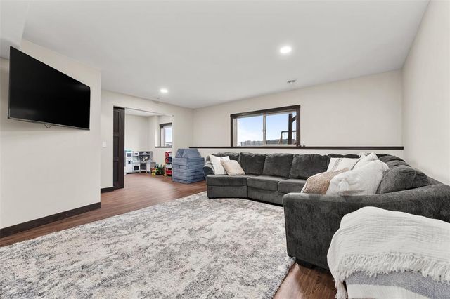 6442 Burr Oak Lane, Eau Claire, WI 54703