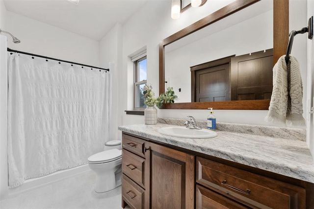 6442 Burr Oak Lane, Eau Claire, WI 54703