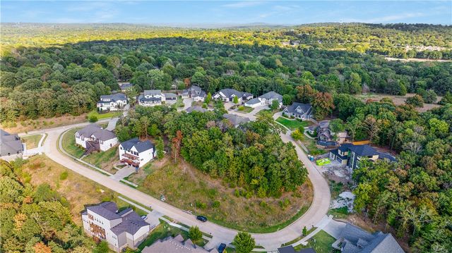 515 E Ozark View Drive, Fayetteville, AR 72703