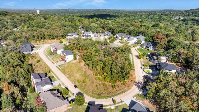 515 E Ozark View Drive, Fayetteville, AR 72703