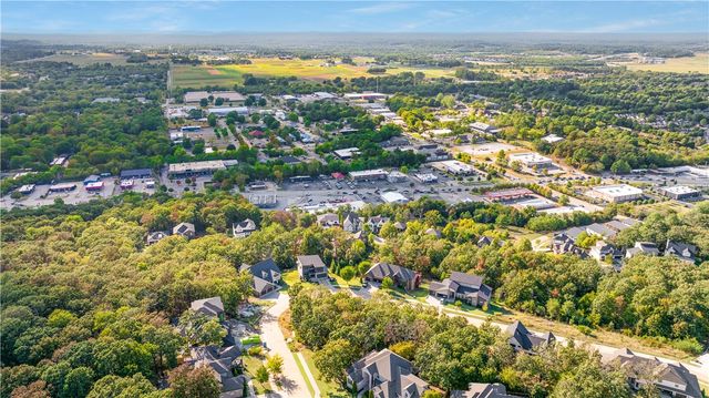 515 E Ozark View Drive, Fayetteville, AR 72703