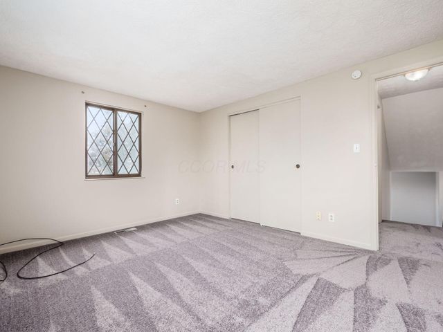 2411 Red Rock Boulevard, Grove City, OH 43123
