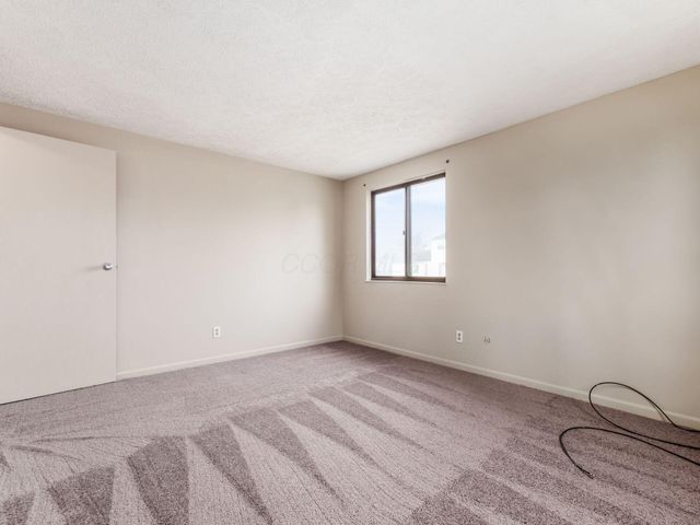 2411 Red Rock Boulevard, Grove City, OH 43123