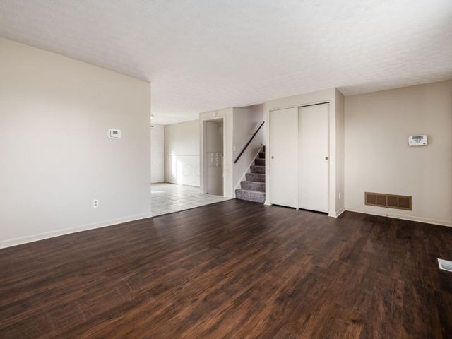 2411 Red Rock Boulevard, Grove City, OH 43123