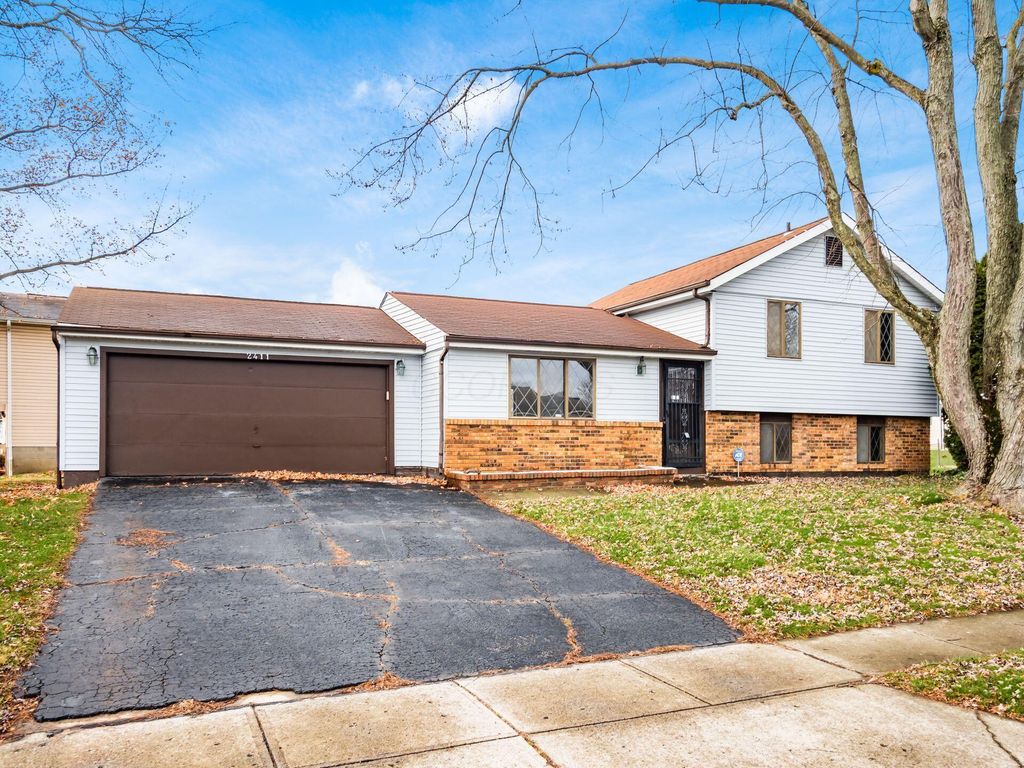 2411 Red Rock Boulevard, Grove City, OH 43123