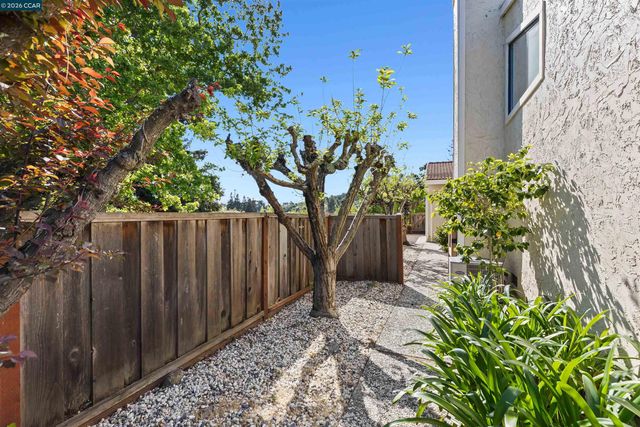 1097 Camino Verde Cir, Walnut Creek, CA 94597
