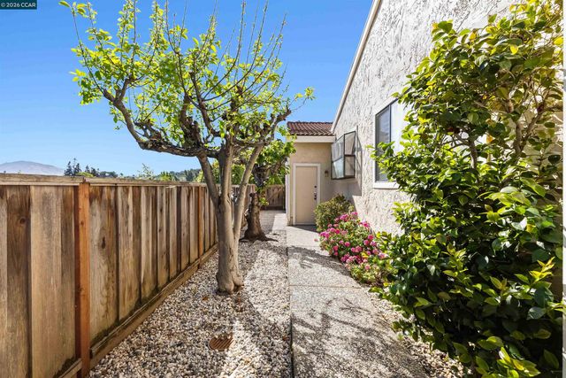 1097 Camino Verde Cir, Walnut Creek, CA 94597