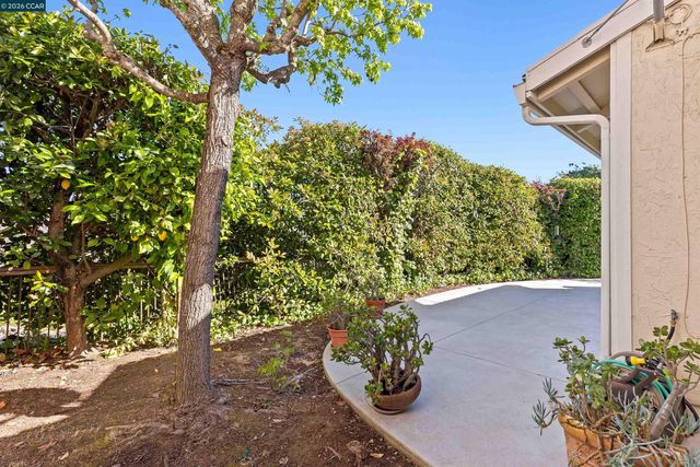 1097 Camino Verde Cir, Walnut Creek, CA 94597