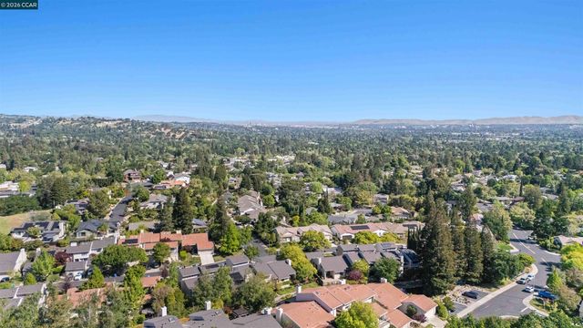 1097 Camino Verde Cir, Walnut Creek, CA 94597
