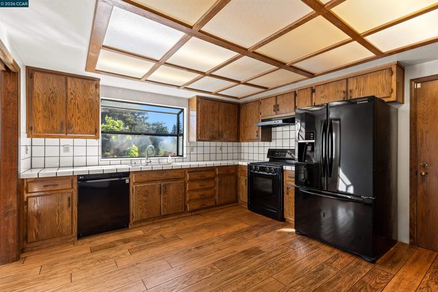 1097 Camino Verde Cir, Walnut Creek, CA 94597