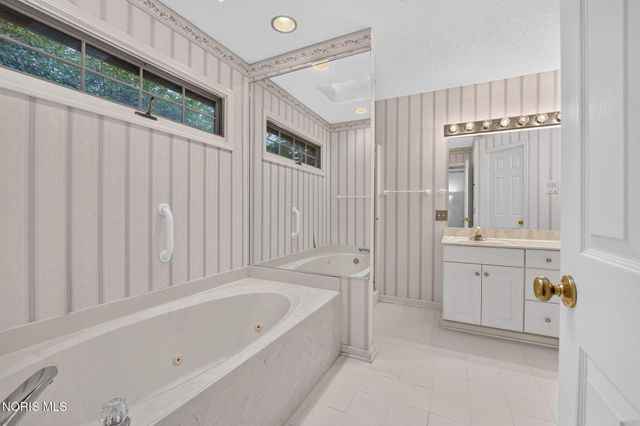 2846 Belle Glade Drive, Toledo, OH 43617