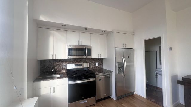 343 E 74TH Street PH34D, New York City, NY 10021