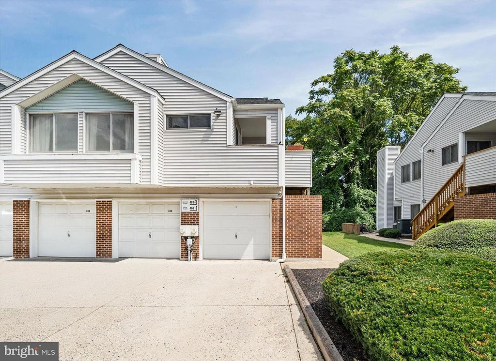 402 CREEKSIDE DR, Newark, DE 19711