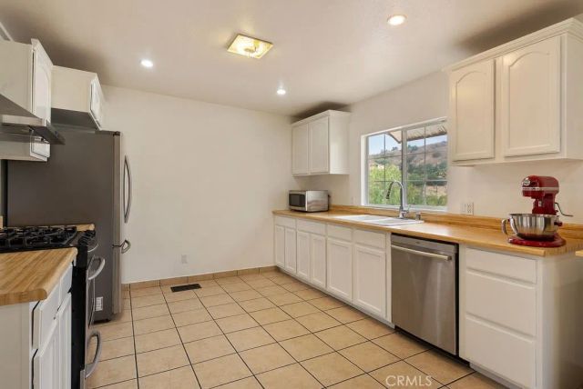 4019 Barrett Road, Los Angeles, CA 90032