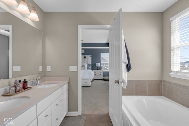 1381 Avocet Drive, Greenwood, IN 46143
