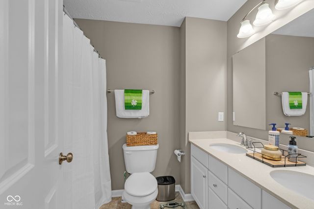 1381 Avocet Drive, Greenwood, IN 46143