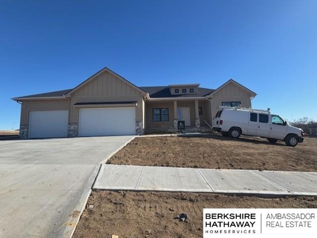 11361 S 185th Avenue, Gretna, NE 68028