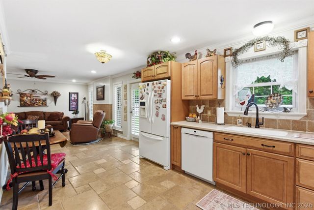 578 E 138th Place, Glenpool, OK 74033