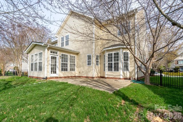 10123 Newtonmore Drive, Charlotte, NC 28278