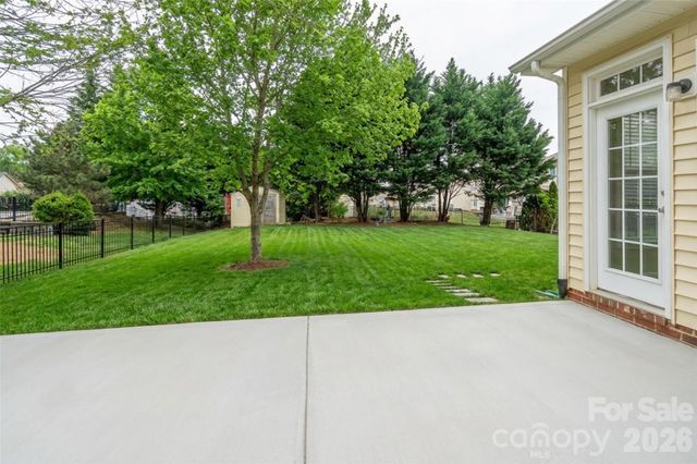 10123 Newtonmore Drive, Charlotte, NC 28278