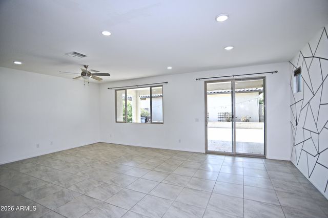 36 E CONSTITUTION Drive, Gilbert, AZ 85296