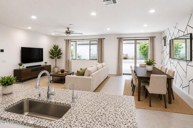 36 E CONSTITUTION Drive, Gilbert, AZ 85296