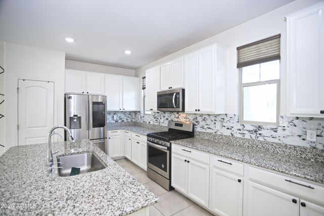 36 E CONSTITUTION Drive, Gilbert, AZ 85296