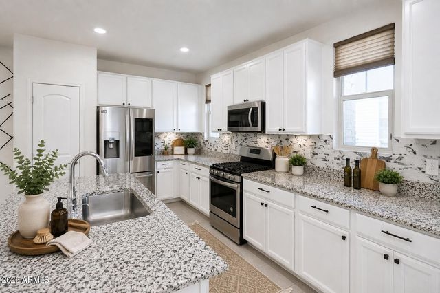 36 E CONSTITUTION Drive, Gilbert, AZ 85296