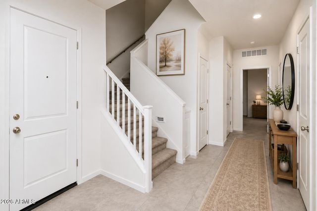 36 E CONSTITUTION Drive, Gilbert, AZ 85296