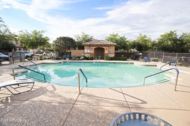 36 E CONSTITUTION Drive, Gilbert, AZ 85296