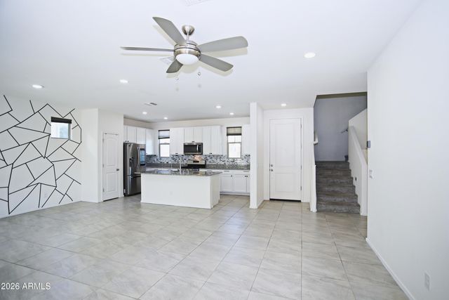 36 E CONSTITUTION Drive, Gilbert, AZ 85296