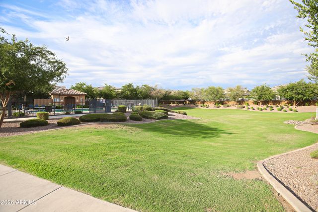 36 E CONSTITUTION Drive, Gilbert, AZ 85296