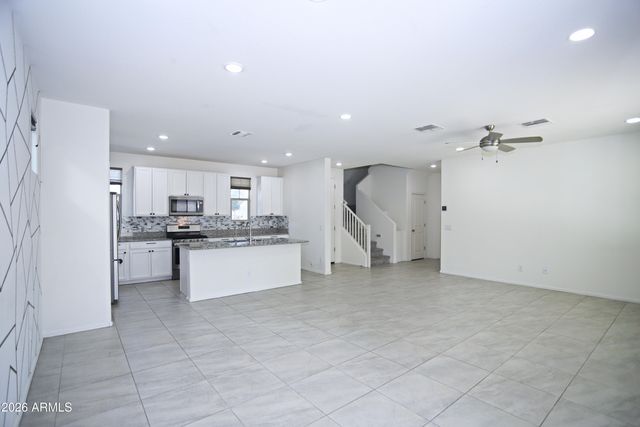 36 E CONSTITUTION Drive, Gilbert, AZ 85296