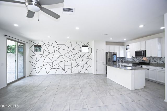 36 E CONSTITUTION Drive, Gilbert, AZ 85296