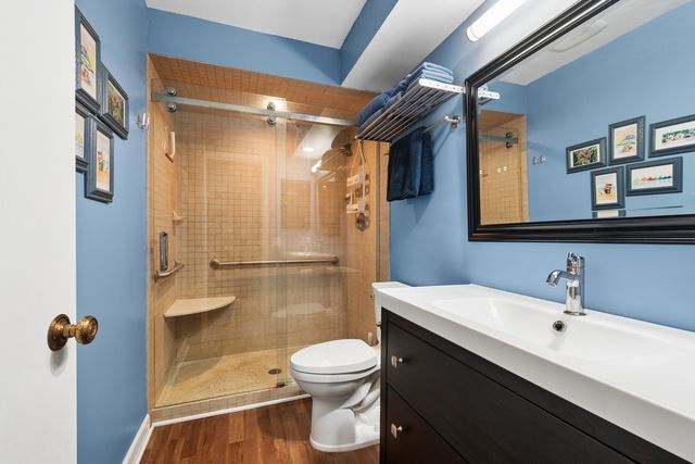 7201 N LINCOLN Avenue 403, Lincolnwood, IL 60712
