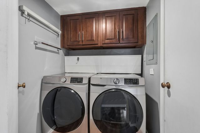 7201 N LINCOLN Avenue 403, Lincolnwood, IL 60712