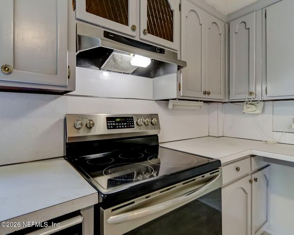 5608 BRANNON Avenue, Jacksonville, FL 32244