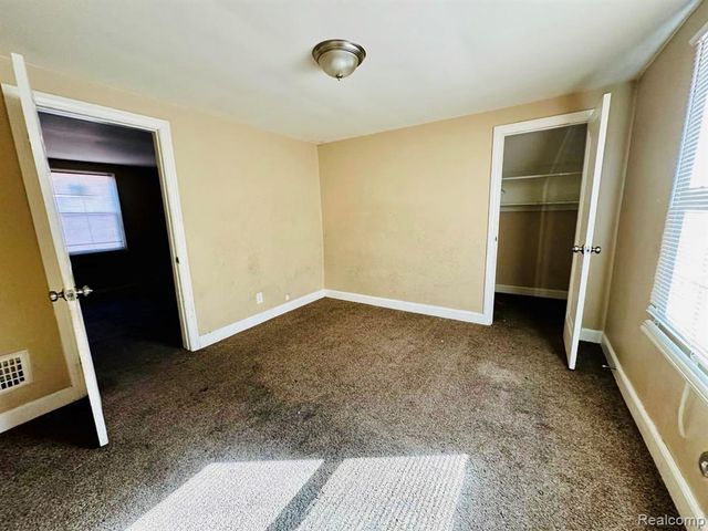 15850 E State Fair Street, Detroit, MI 48205