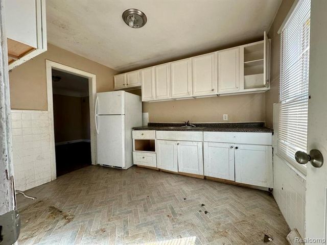 15850 E State Fair Street, Detroit, MI 48205