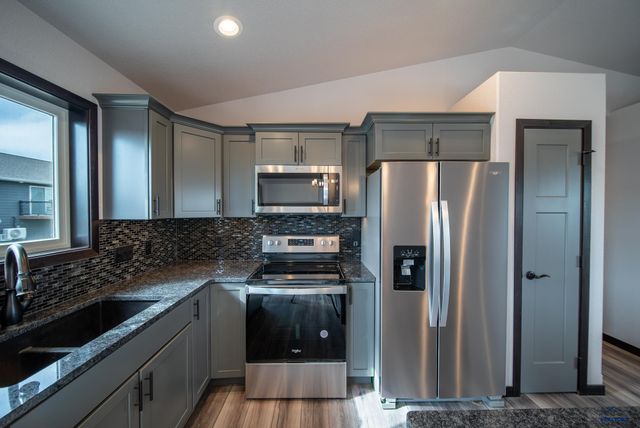 197 DORCHESTER AVE, Box Elder, SD 57719