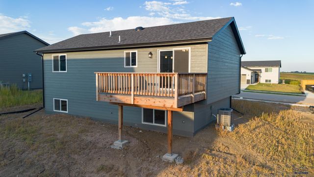 197 DORCHESTER AVE, Box Elder, SD 57719